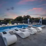 Villa Stipea - Four Bedroom Villa With Swimming Pool