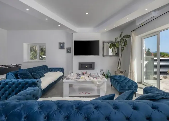 Villa Stipea - Four Bedroom Villa With Swimming Pool