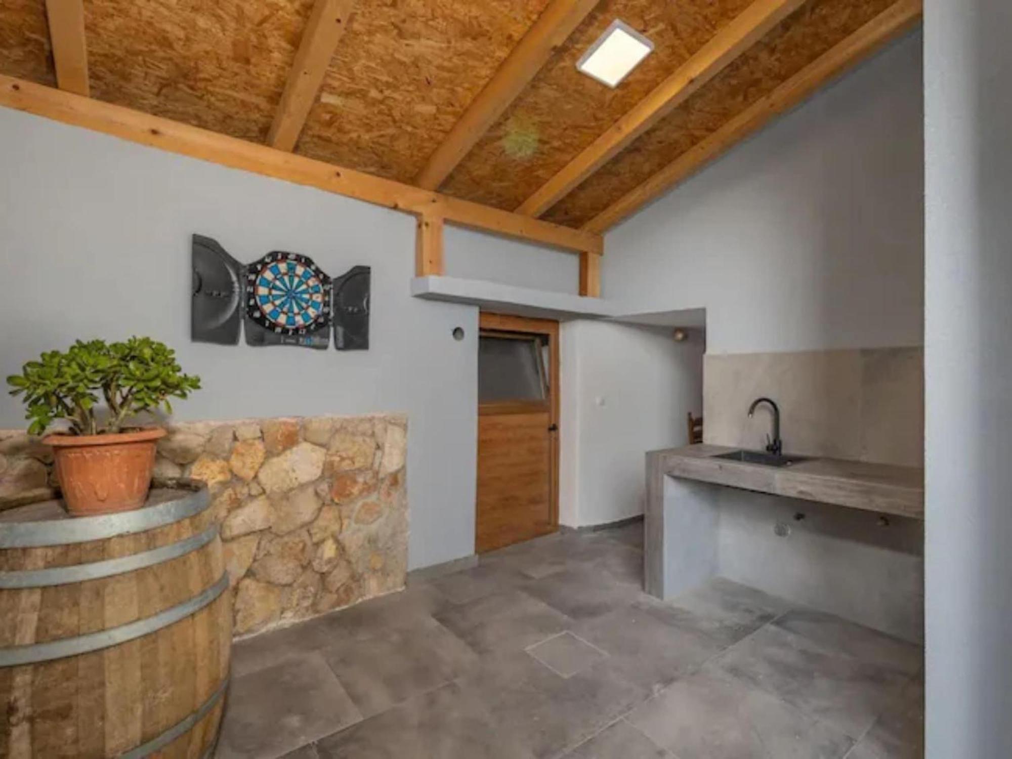 Stipea - Four Bedroom With Swimming Pool Vila *