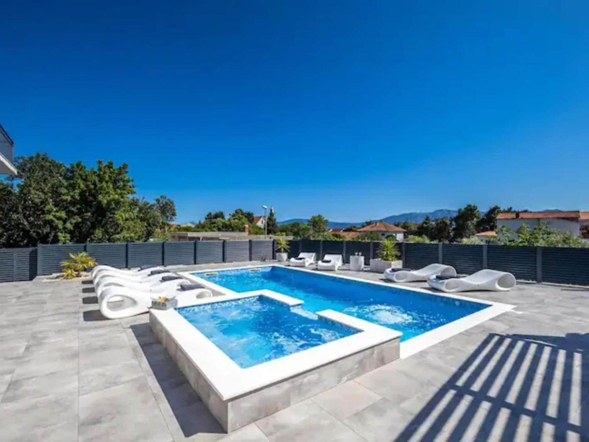 Stipea - Four Bedroom With Swimming Pool Vila Sucuraj