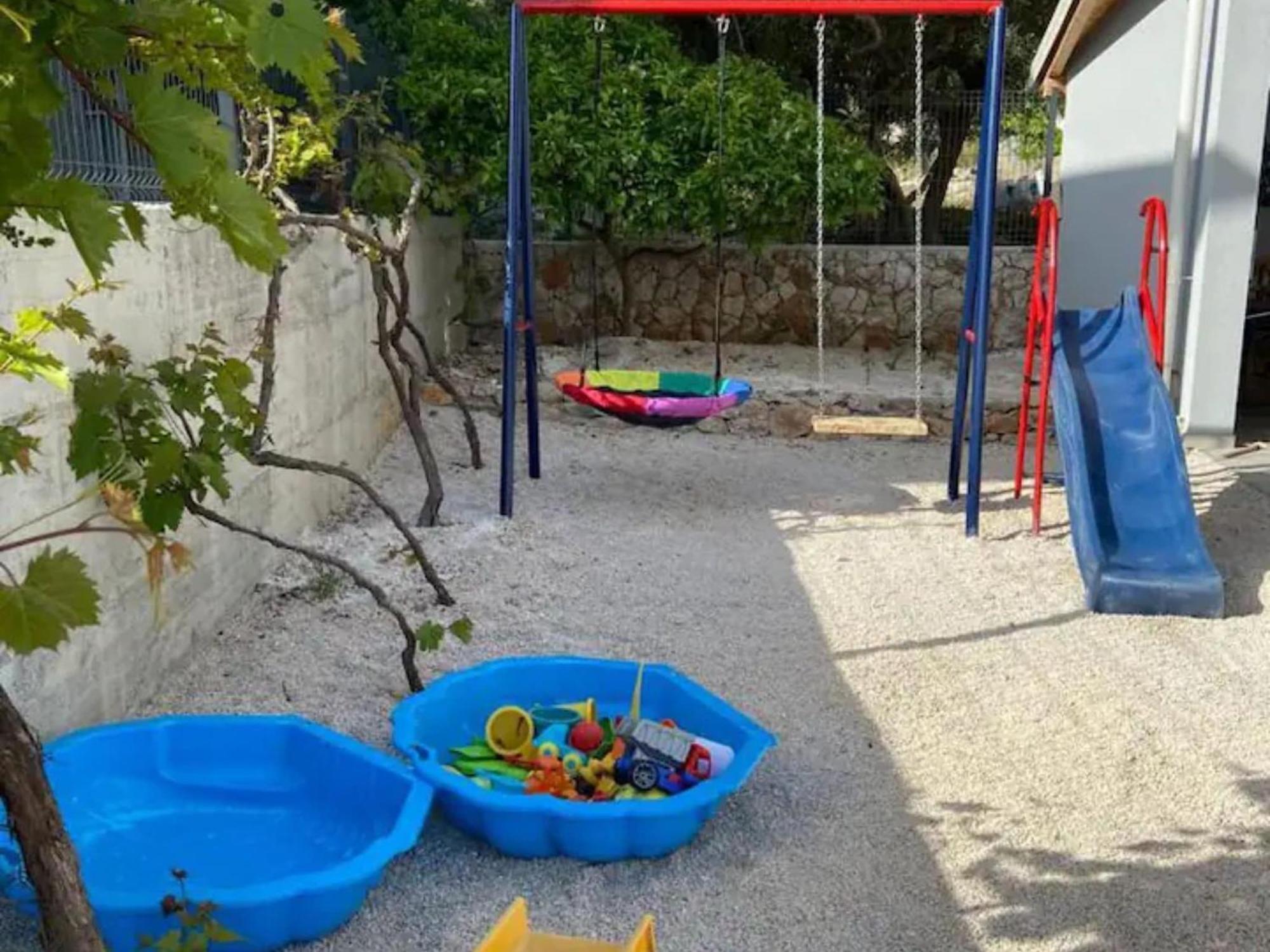 Vila Stipea - Four Bedroom With Swimming Pool Sucuraj